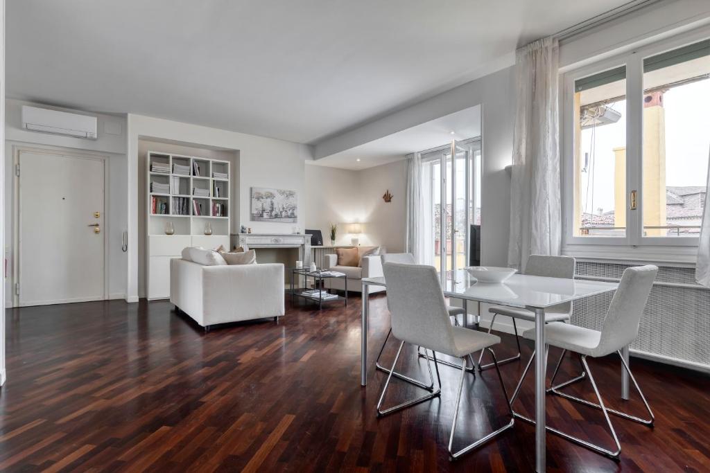 Metropolitan Luxury Apartment 3