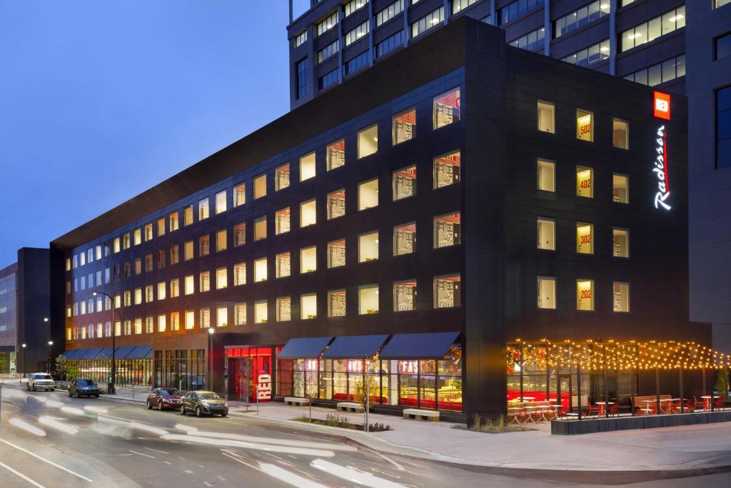 Radisson Red Minneapolis Downtown Image