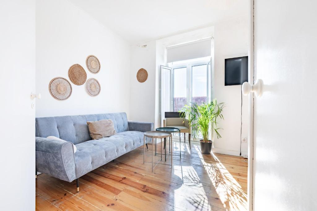 Riverfront Elegance 41BR Spacious Retreat 4