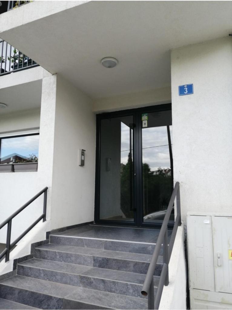Blue Apartment Riverside 6