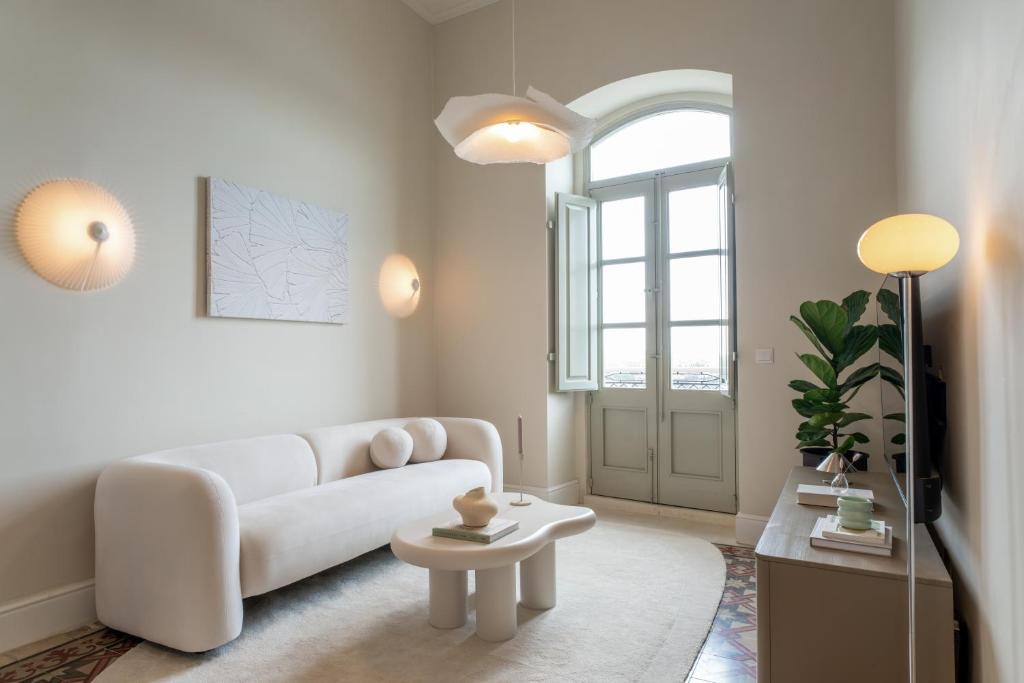 Traditional chic 2 bedroom apartment with Seaview LDEM1-5 5