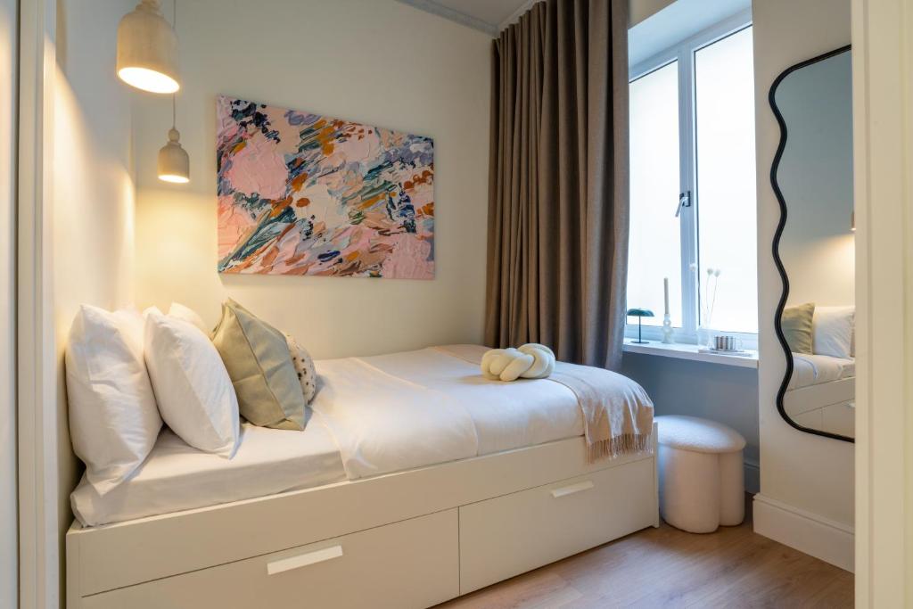 Traditional chic 2 bedroom apartment with Seaview LDEM1-5 2
