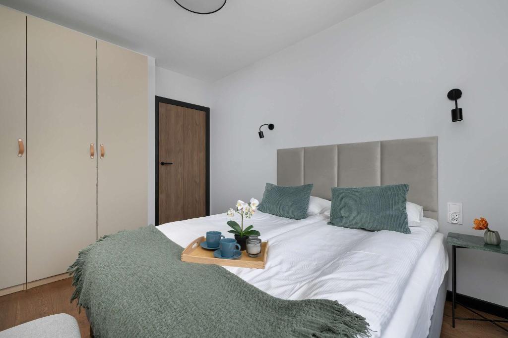 Modern & Luxurious Apartments with Balcony & Parking Cracow by Renters Prestige 3
