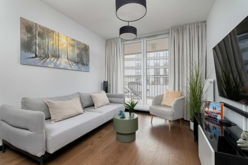 Modern & Luxurious Apartments with Balcony & Parking Cracow by Renters Prestige 6
