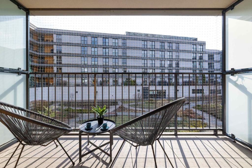 Modern & Luxurious Apartments with Balcony & Parking Cracow by Renters Prestige 5