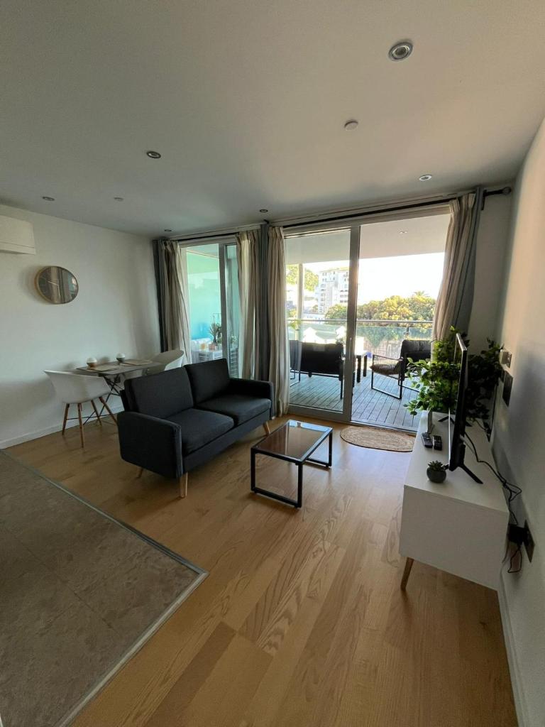 VV - Gibraltar Luxury with Rooftop Pools & Views 8