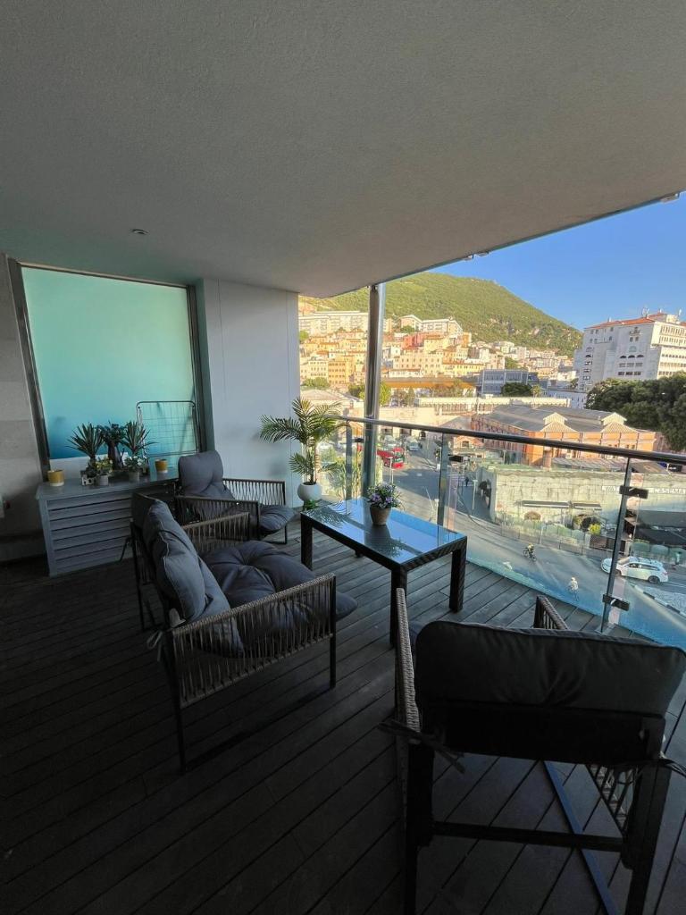 VV - Gibraltar Luxury with Rooftop Pools & Views 2