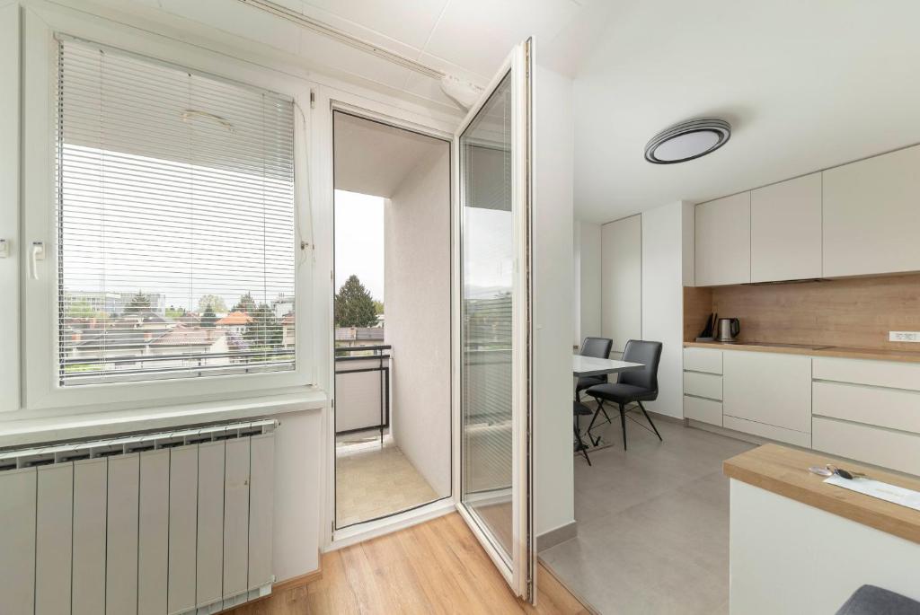 BH ROSE Apartment 6