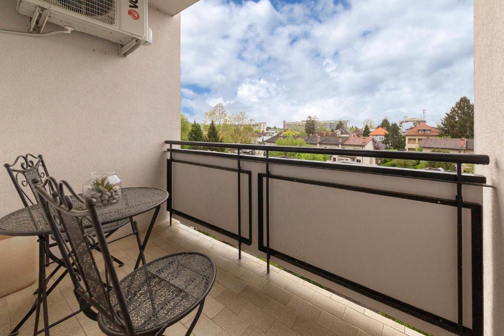 BH ROSE Apartment 5