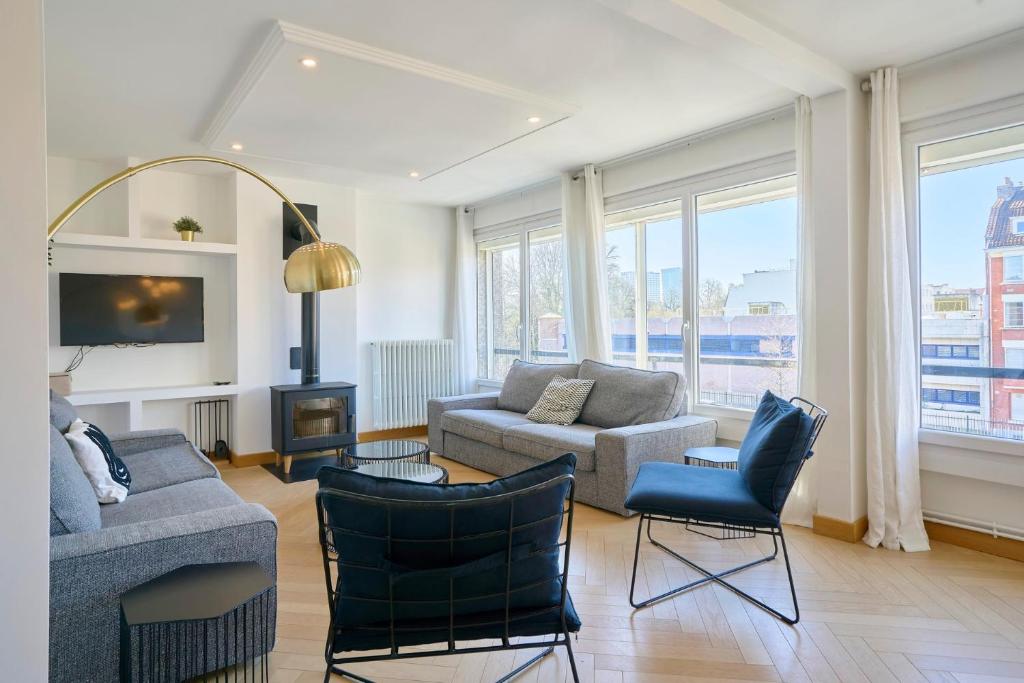 Large 130 m² 4-bedroom apartment 3