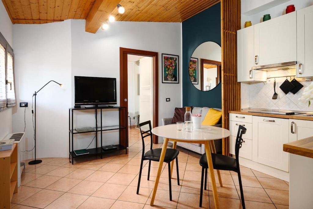 Modern Apartment Near Centrale Station 8