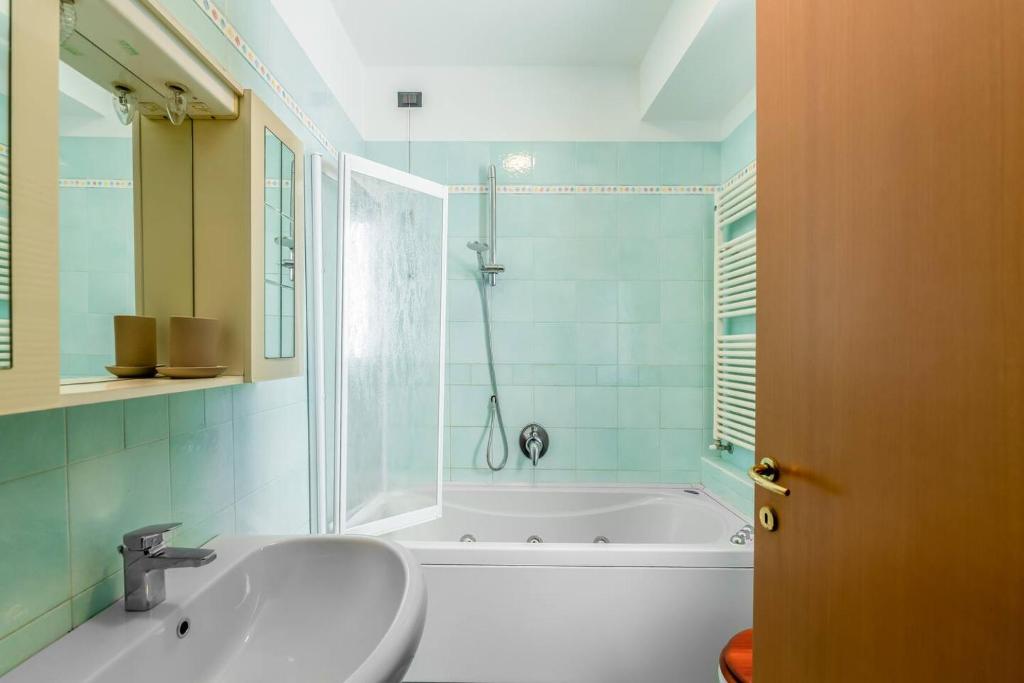 Smart Apt w Workspace in Bergamo 8