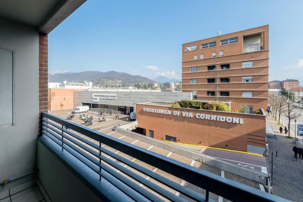 Smart Apt w Workspace in Bergamo 6