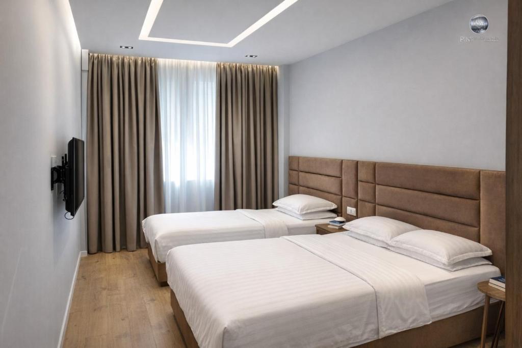 PIN Apartments - 3 Min to Skanderbeg 2