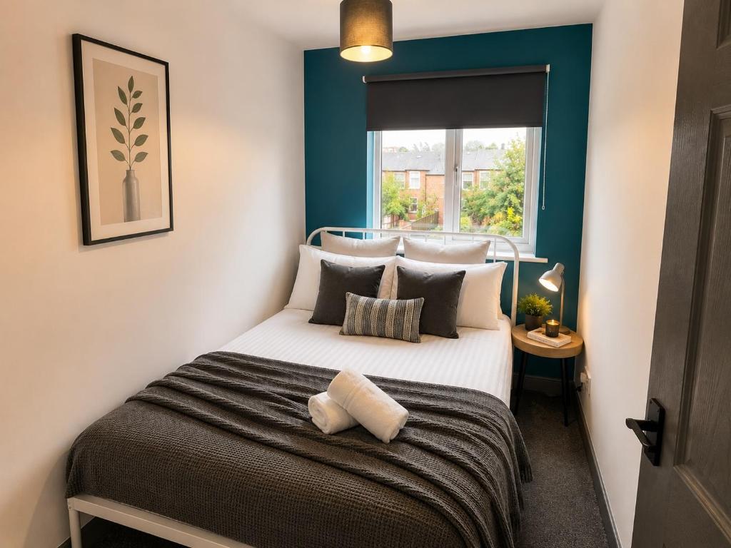 3 bedroom house with parking 4