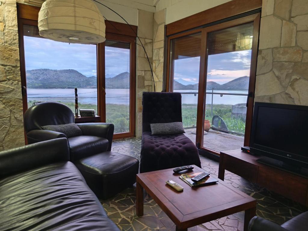 Holiday home Haustor with Skadar lake view 7