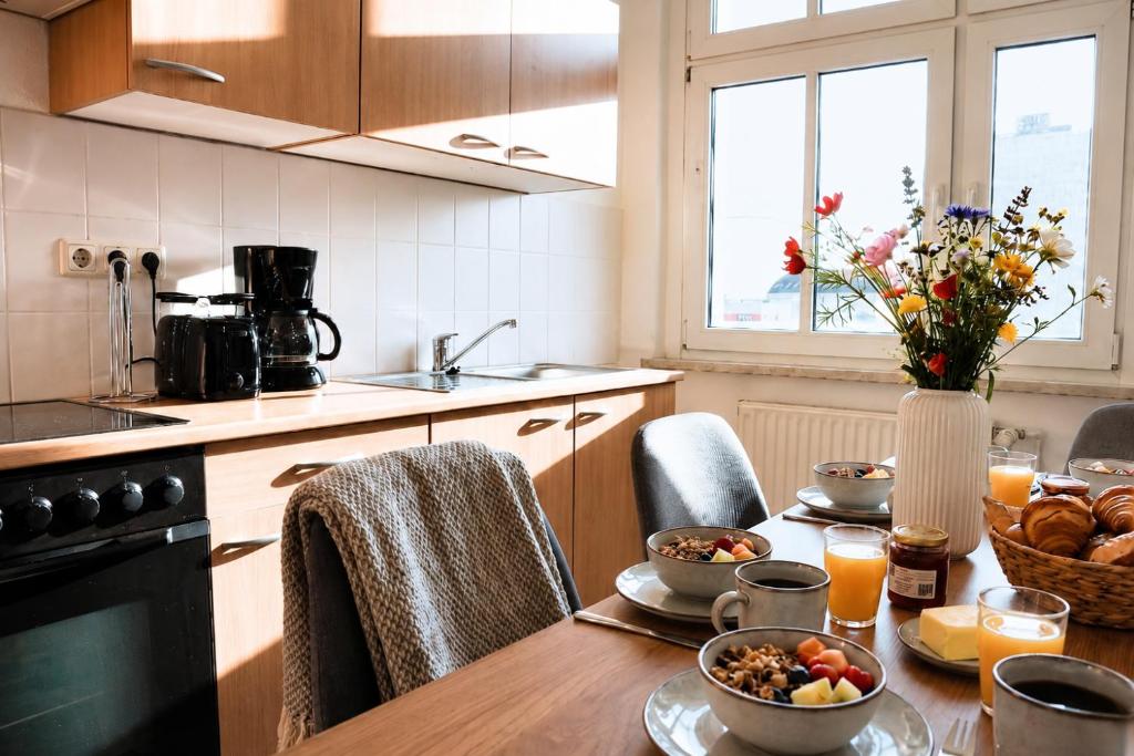Ruhiges & modernes 5-Personen Apartment mit Boxspringbetten, Smart-TV, Wlan und Balkon 5