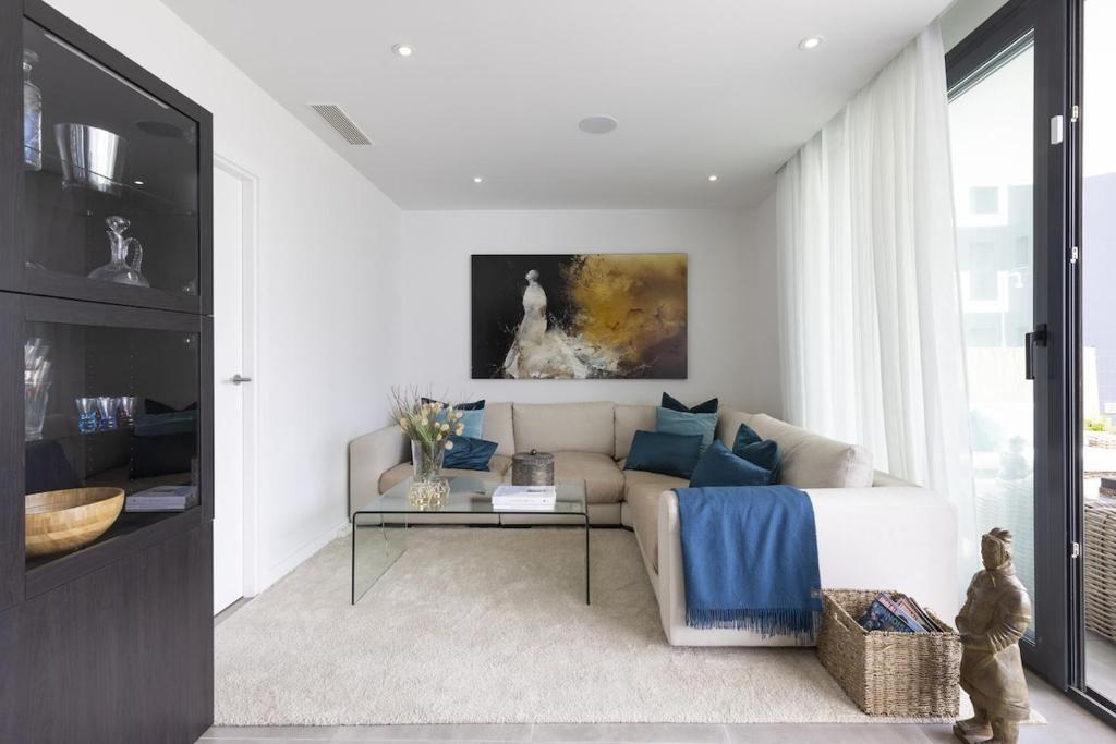Luxury Apartment with Garden in Higueron 8