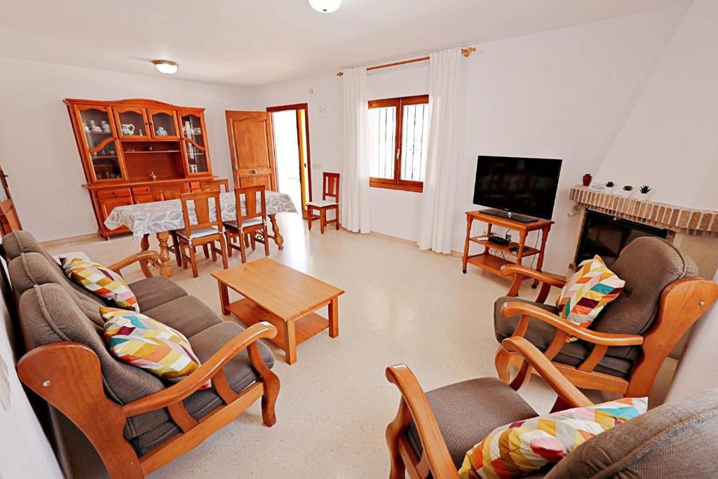 Laura-29A - pretty holiday property with garden and private pool in Calpe 5