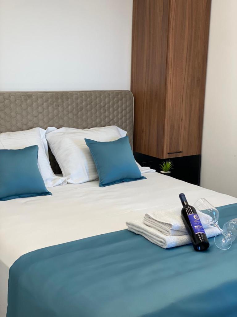 Dzaleta Boutique Suites & Pool 8