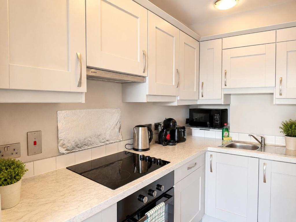 Luxury Central Apartment 5