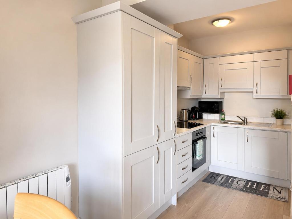 Luxury Central Apartment 4