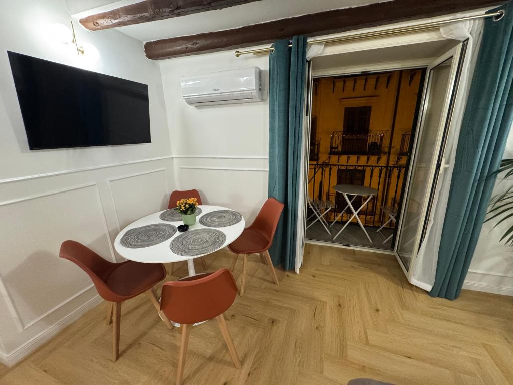 Calamore Apartment 4