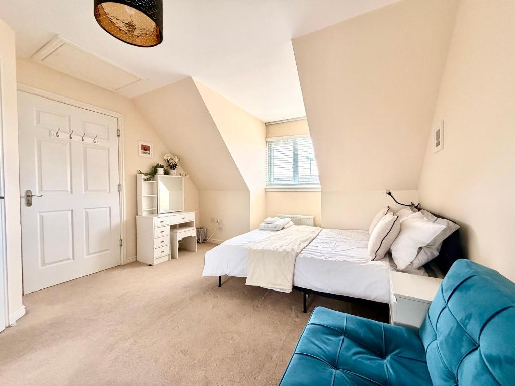 Luxury Townhouse Near Edinburgh Airport - UltraFast WiFi - 4BR Sleeps 7 2