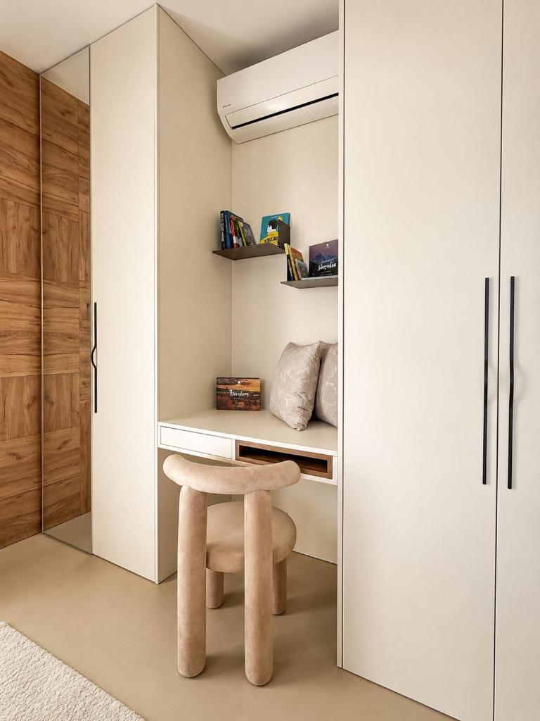 Eurovea Tower, 27th floor apartment, free parking 8