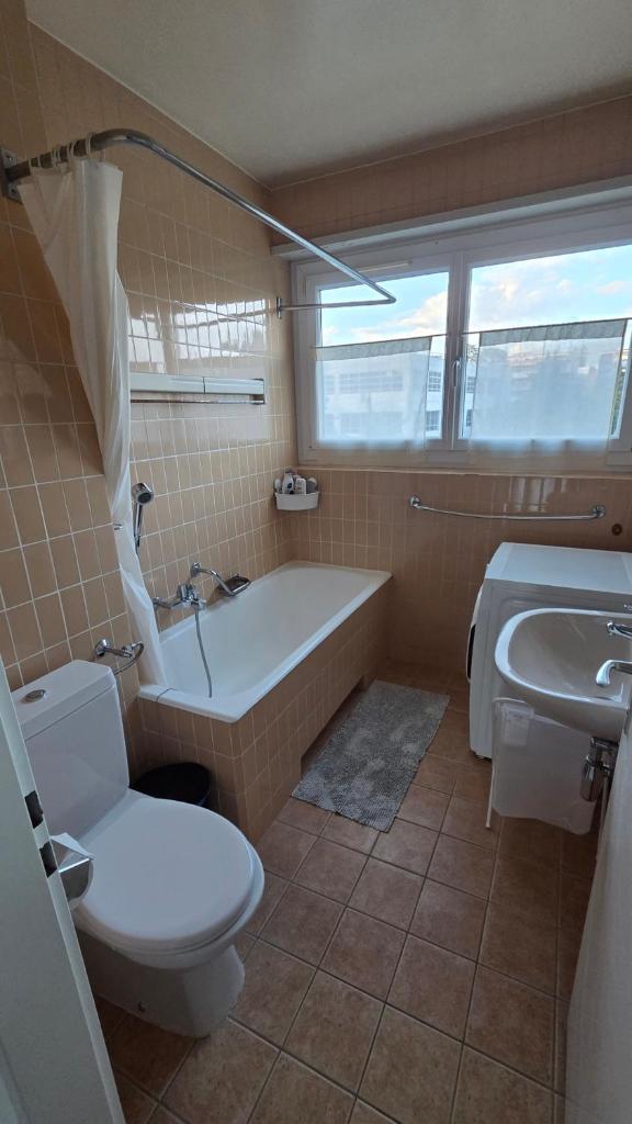133 sqm 3 bedroom Apartment in Geneva 3