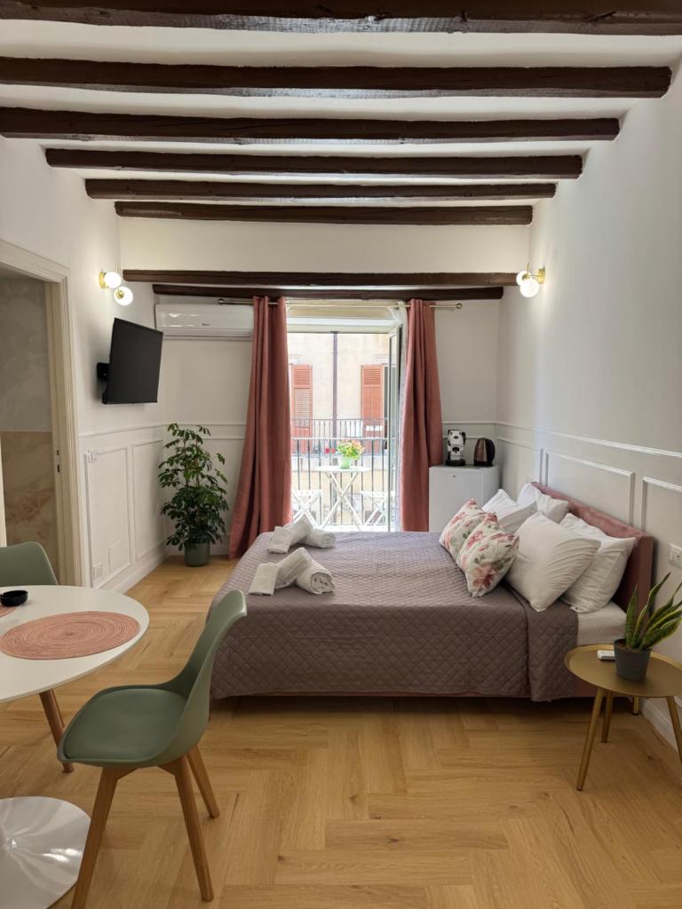 Calamore Apartment 5