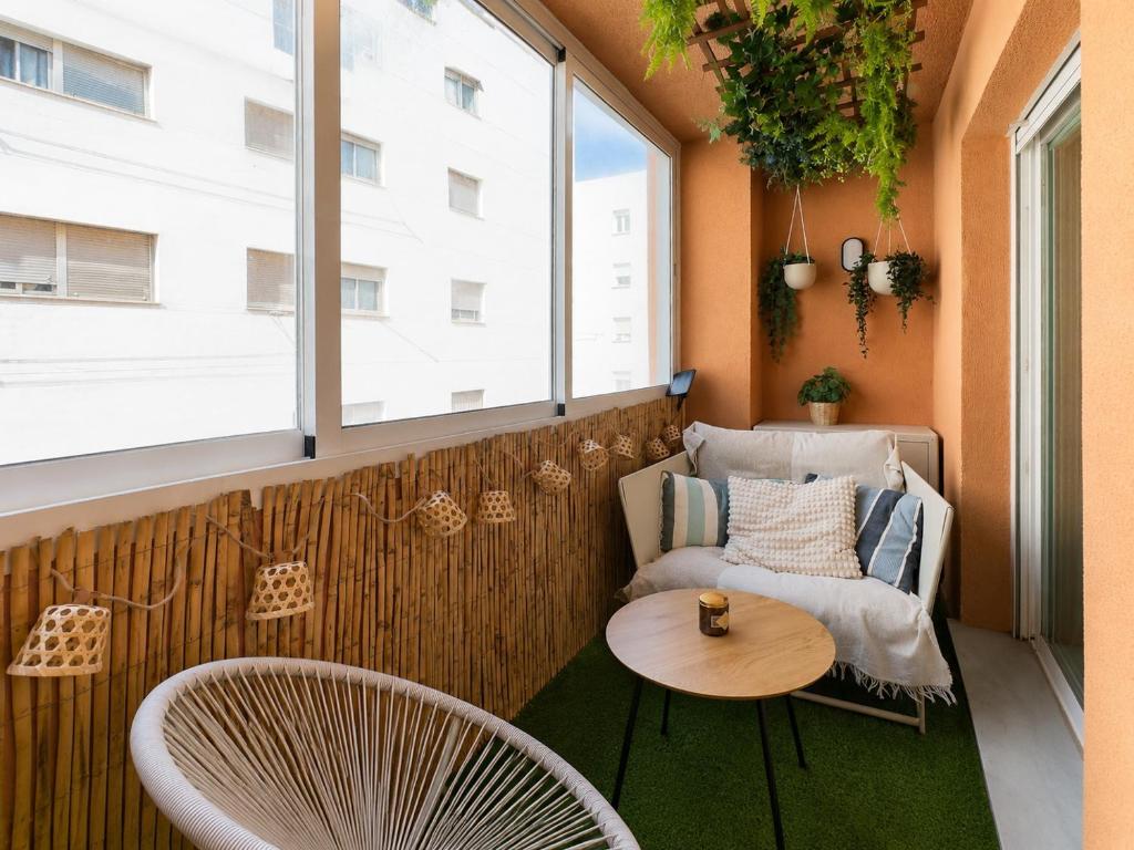 Salty Life · 2BR - Parking - 5min Walk to Beach 2