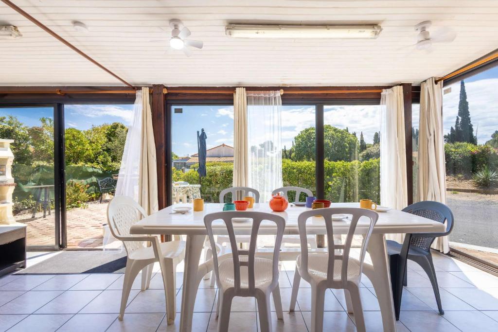 Petit pavillon pour 8 personnes dans une résidence avec piscine 5