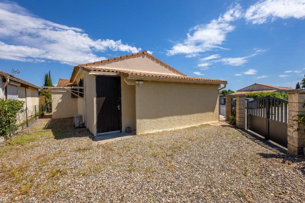 Petit pavillon pour 8 personnes dans une résidence avec piscine 8