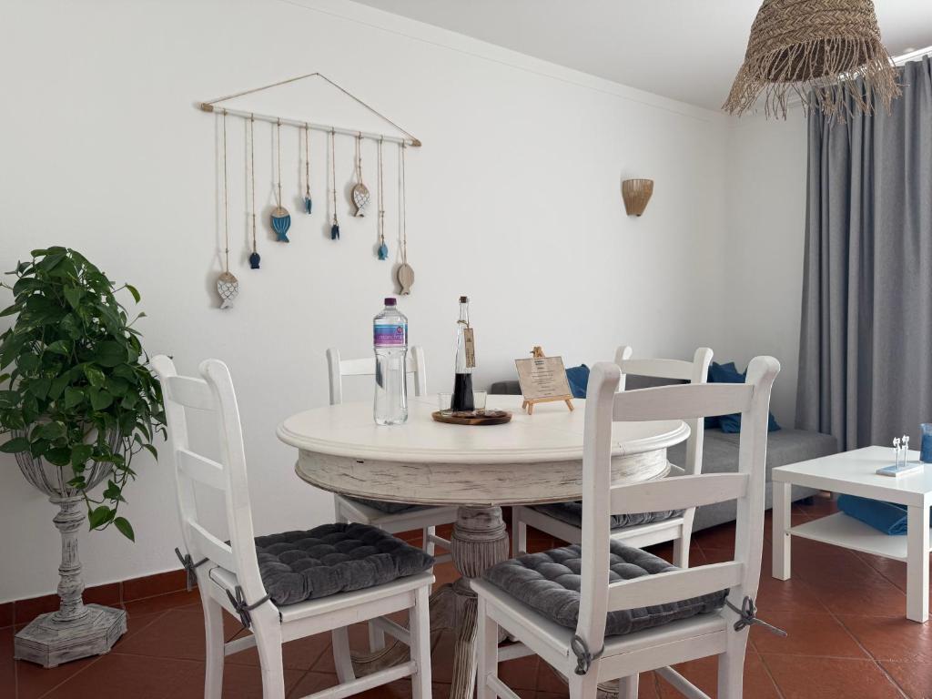 Henrique's Residense II - Sea View Terrace 6