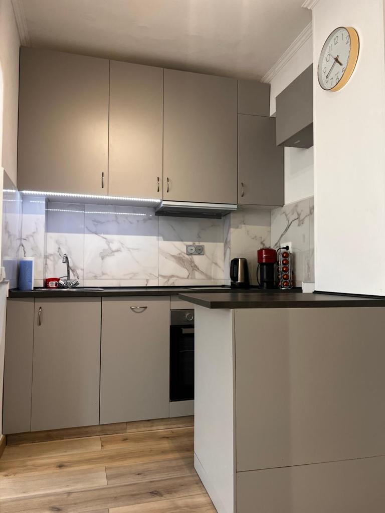 Spacious Studio 8