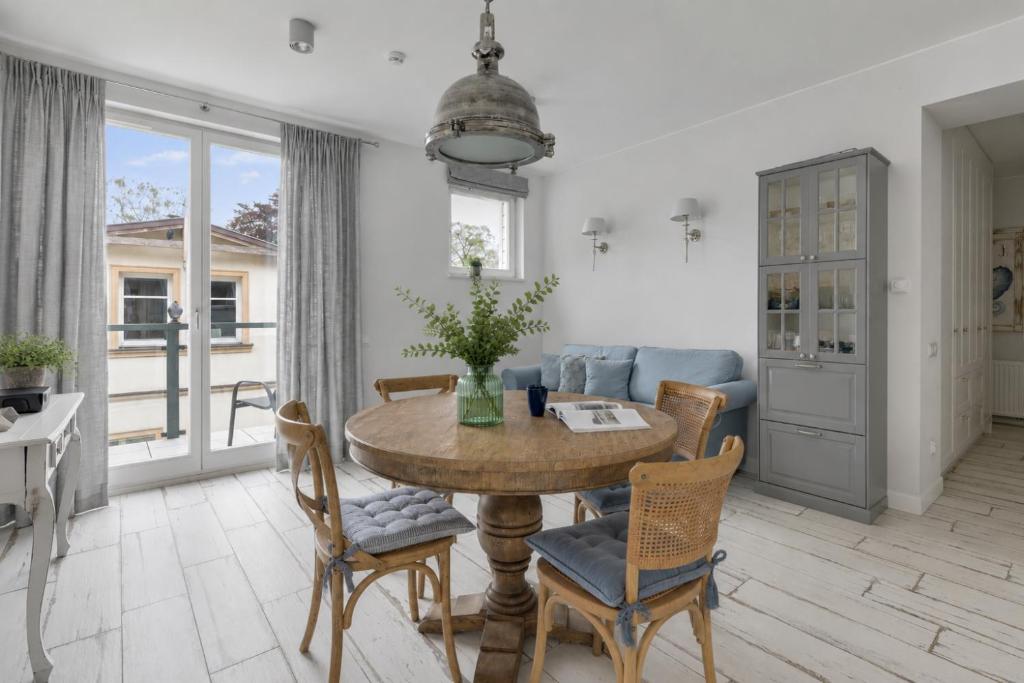 Toskania Light & Spacious Family Stay with parking by Lion Apartments Sopot 3