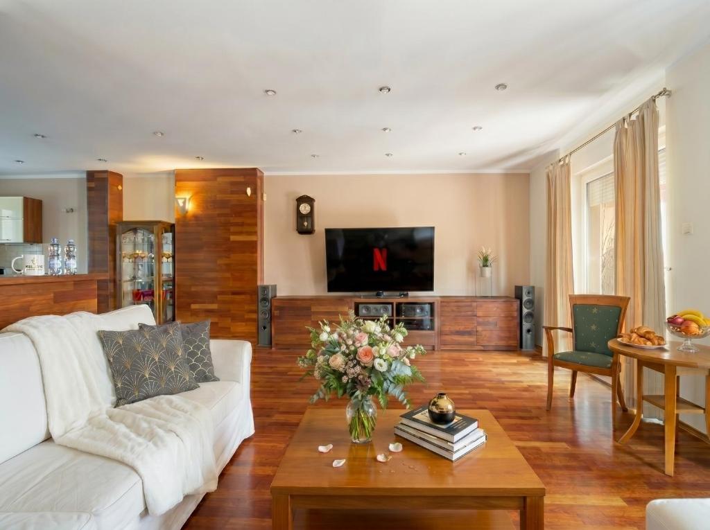Urban Spa House Jacuzzi, Sauna, Taras & Grill ! No Parties 4