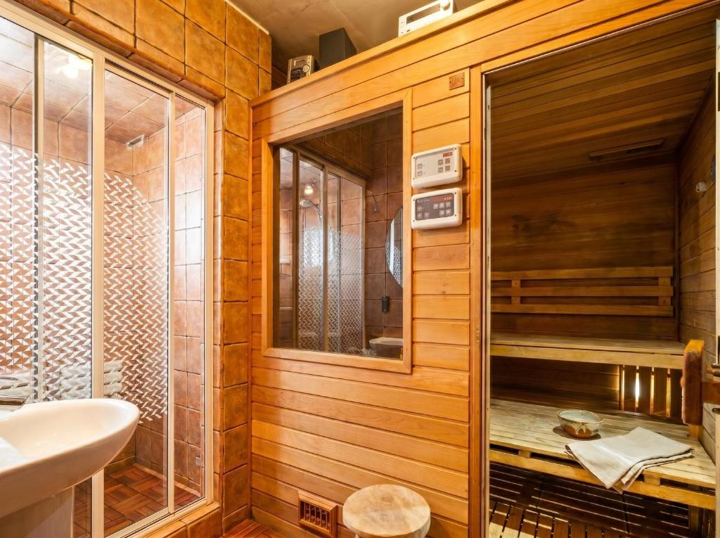 Urban Spa House Jacuzzi, Sauna, Taras & Grill ! No Parties 5