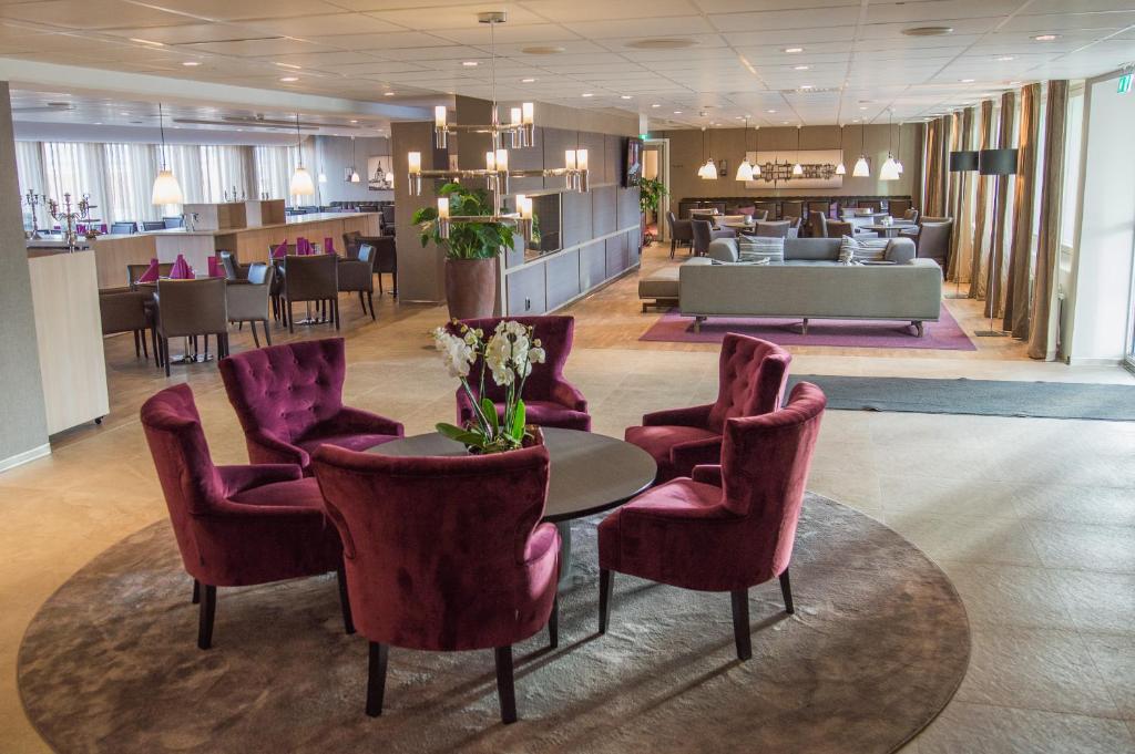 Best Western Plus Park Airport Hotel Image