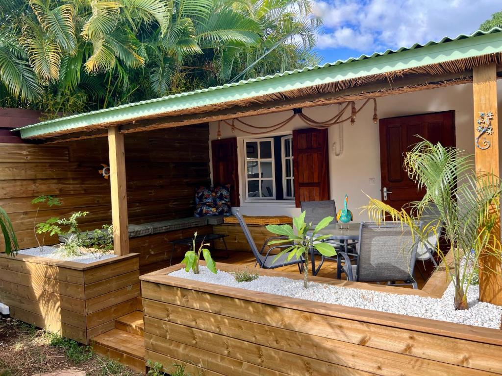 Nouveau bungalow privatif classé 3 étoiles ATOUT FRANCE plus espace plein air tropical 1