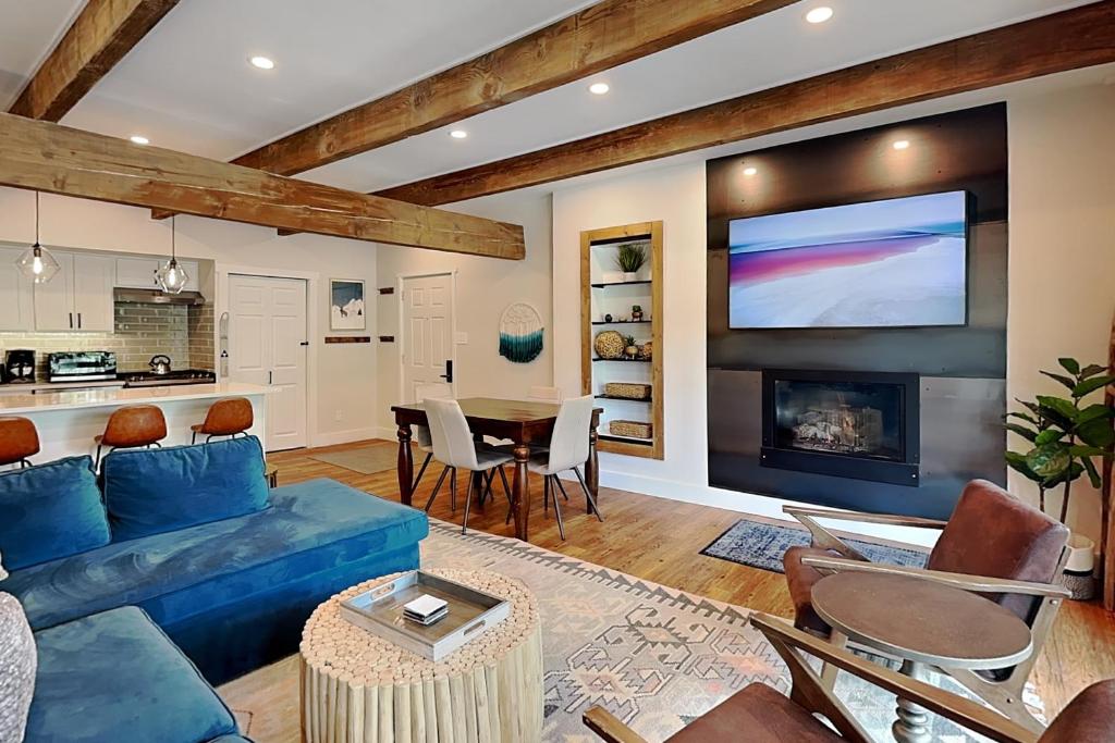Timberline Condominiums Two Bedroom Deluxe Unit D1D