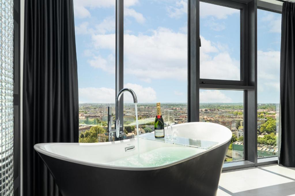 Goldstar Apartament- Wanna z widokiem, 18 Piętro, Hanza Tower Szczecin 2