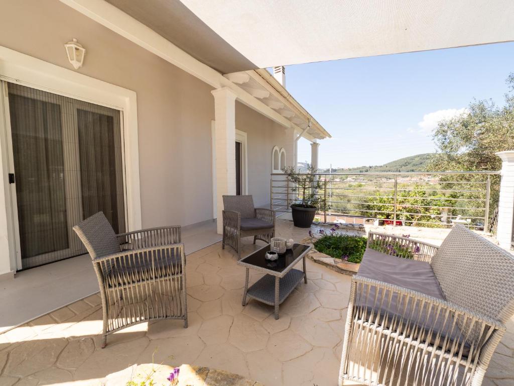Olea House 2' walk from the sea 8