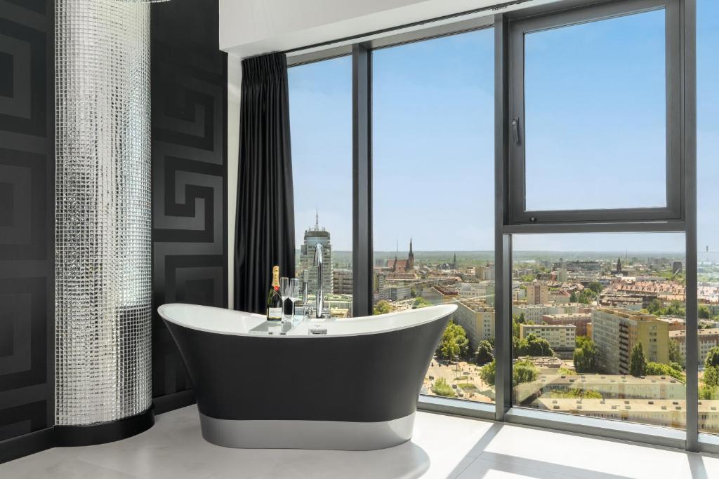 Goldstar Apartament- Wanna z widokiem, 18 Piętro, Hanza Tower Szczecin 1