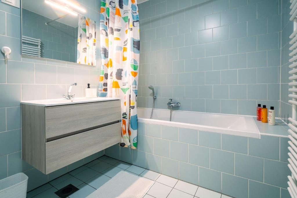 Family Apartment LEA-Sleeps 4, Free Parking 3
