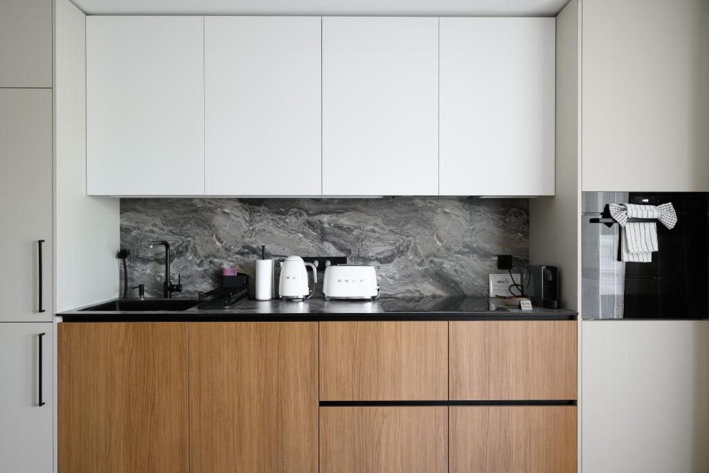 Exclusive 2 Bedroom Apartment Trendy City Center, Large Terrace & Free Parking 2