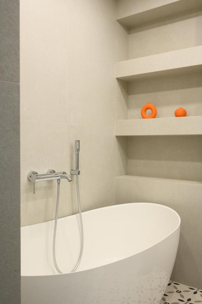 Exclusive 2 Bedroom Apartment Trendy City Center, Large Terrace & Free Parking 7