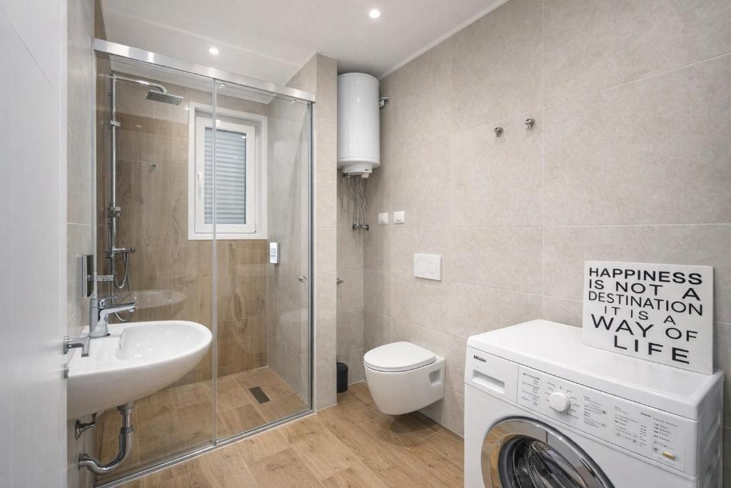 PIN Apartments - 3 Min to Skanderbeg 3