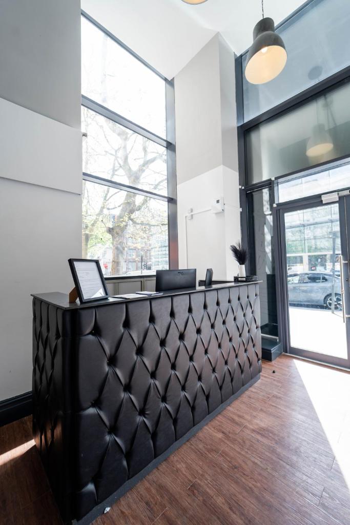 Sevenstay Plus - 60 Old Hall Street 2